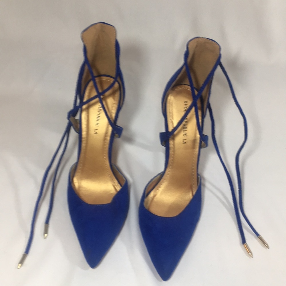 Navy blue closed toe heels